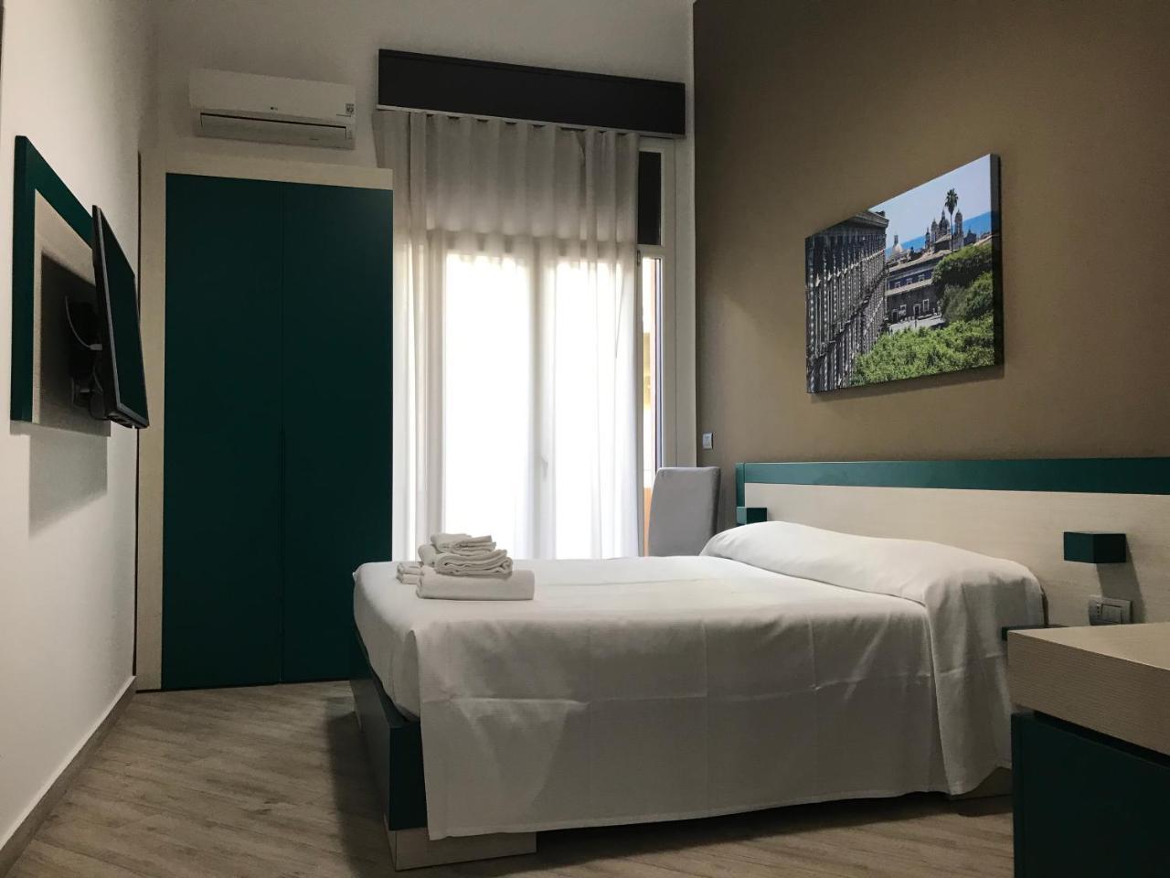 Guesthouse Ughetti 21 Catania Bagian luar foto